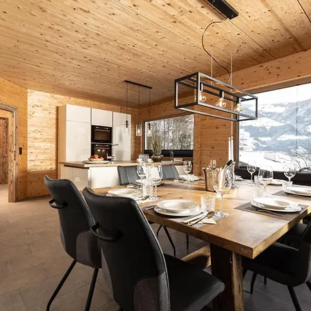 Chalet Naturlodge Tirol - Naturverbunden Im Zillertal Fuegen